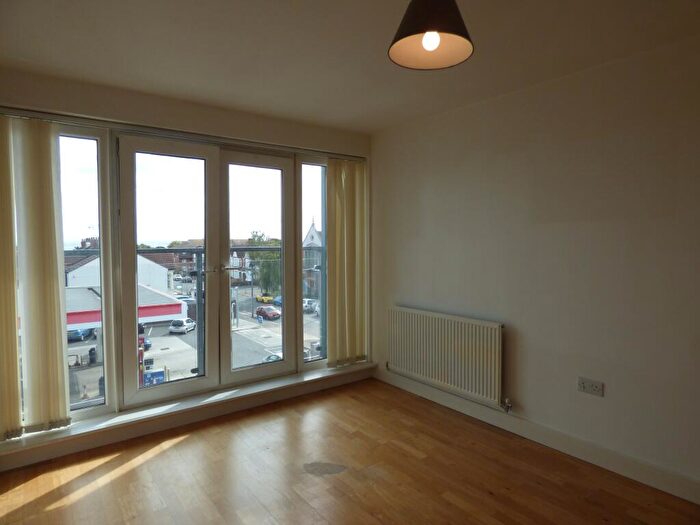 2 Bedroom Flat To Rent In Blyth House, Southchurch Road, Southend-on-Sea, SS1