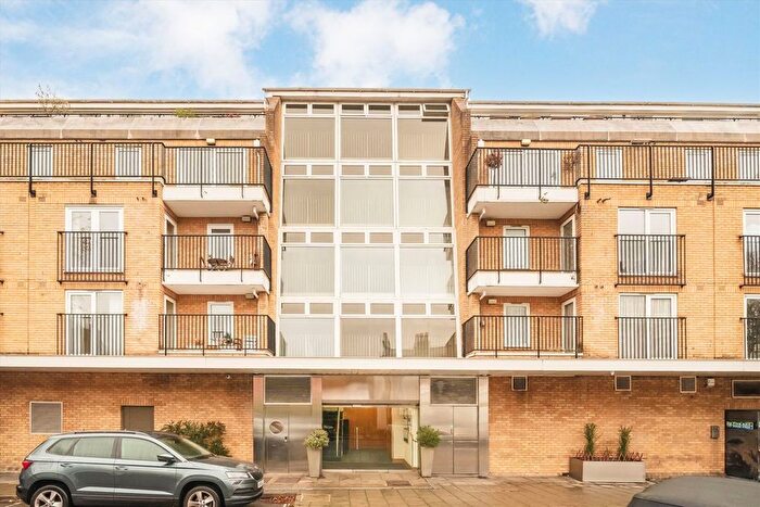 1 Bedroom Flat For Sale In Bourne Place, Chiswick, W4