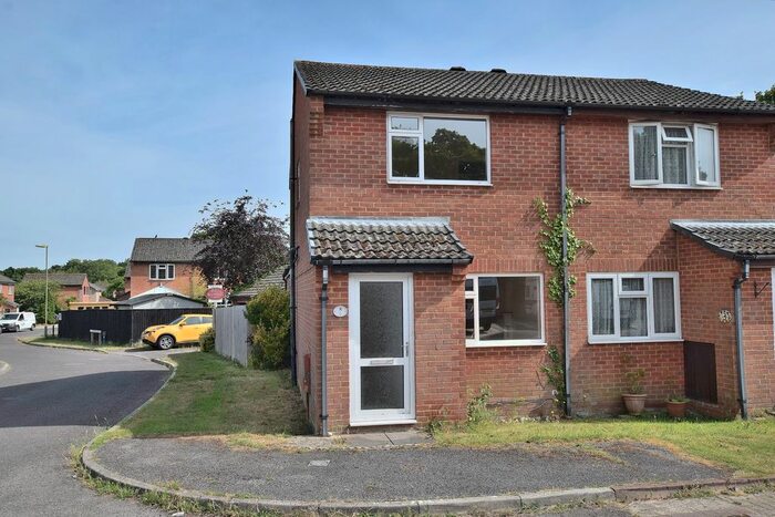 3 Bedroom Semi-Detached House To Rent In Sycamore Road, Hordle, Hampshire., SO41