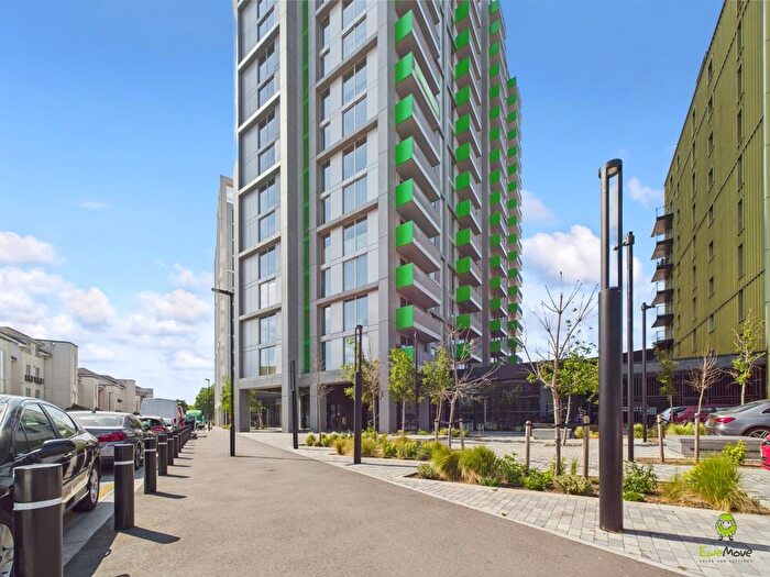 2 Bedroom Flat For Sale In Eliza Knight House, Felixstowe Road, London, SE2