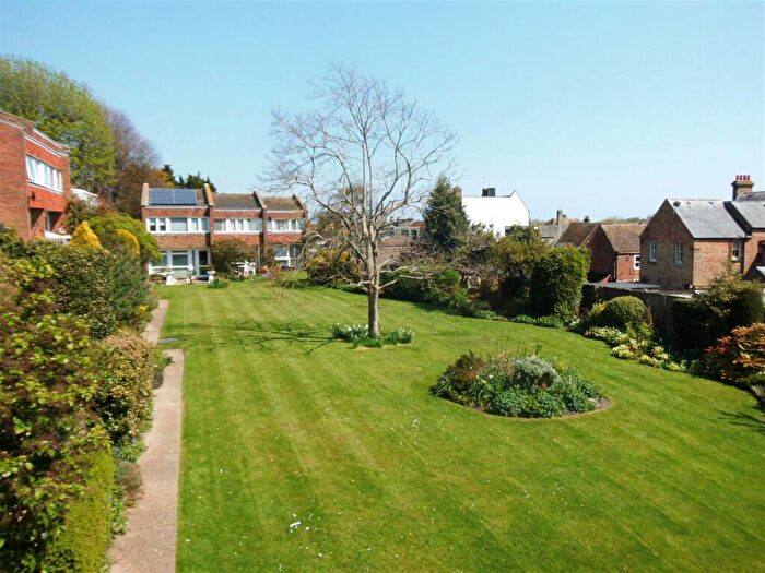 1 Bedroom Apartment To Rent In Hillside Street, Hythe, CT21