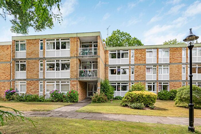 2 Bedroom Flat For Sale In Laleham Court, Chobham Road, Woking, Surrey, GU21