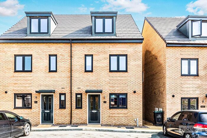 3 Bedroom House To Rent In Gedrite Close, Wellingborough, NN8