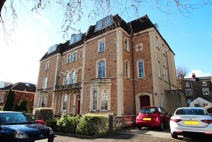 2 Bedroom Flat To Rent In Oakfield Mansions - Clifton, BS8