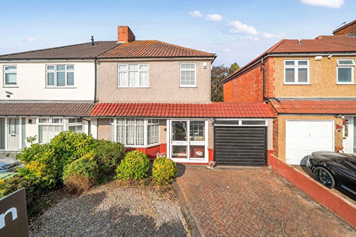 3 Bedroom Semi Detached House For Sale In Danson Crescent, Welling, DA16