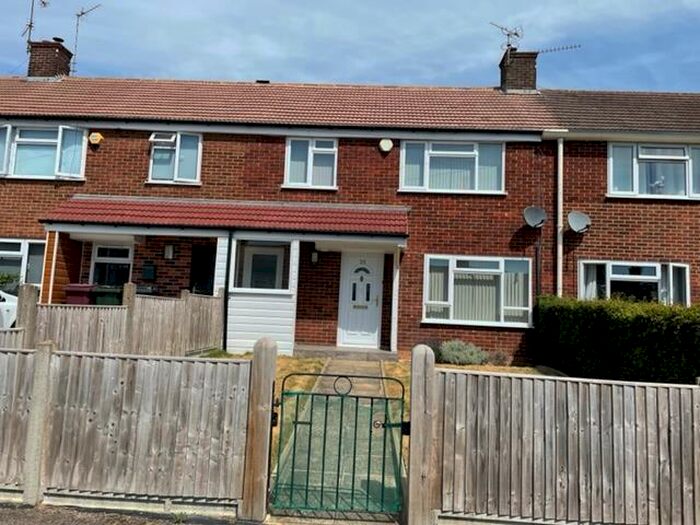 3 Bedroom House To Rent In Tern Close, Tilehurst, Reading, RG30