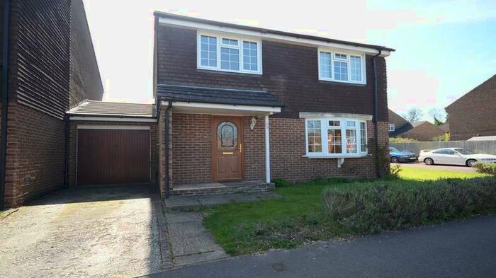 4 Bedroom Link Detached House To Rent In Durand Road, Earley, RG6