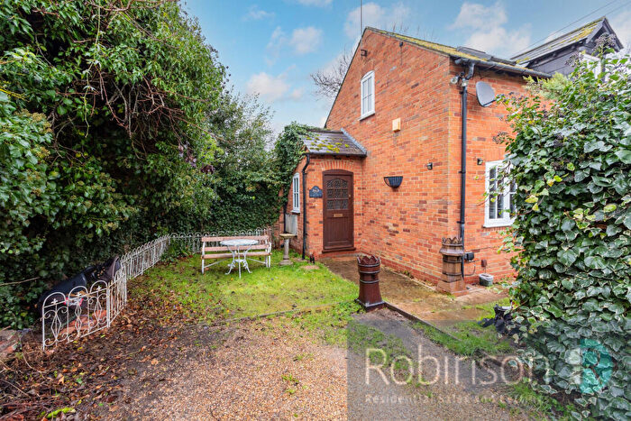 2 Bedroom Cottage To Rent In The Coach House, Bath Road, Maidenhead, SL6