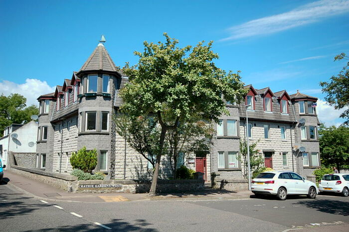 2 Bedroom Flat To Rent In Crathie Gardens West, Aberdeen, AB10