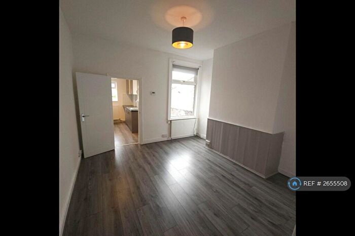 2 Bedroom Terraced House To Rent In Glanvor Road, Stockport, SK3