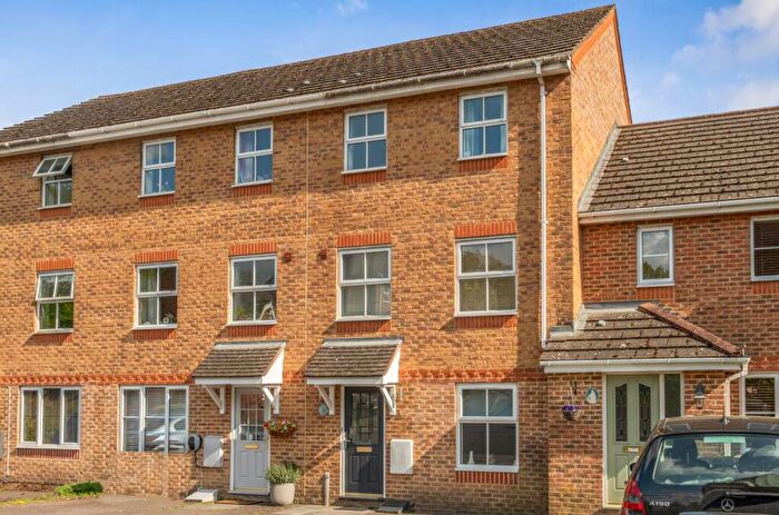 3 Bedroom Town House For Sale In Morgan Le Fay Drive, Chandler's Ford, Eastleigh, SO53