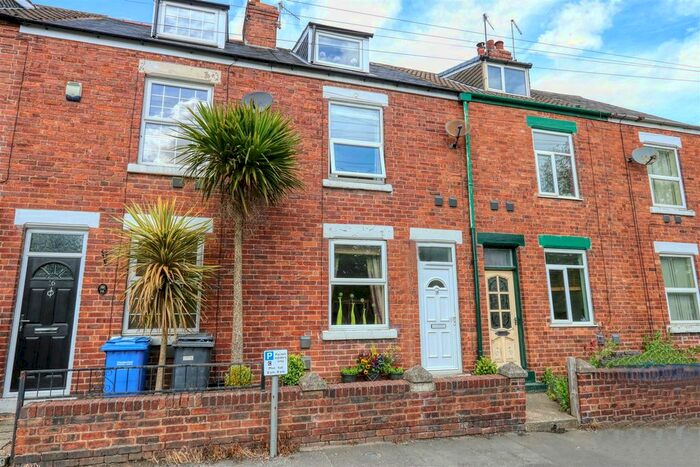 3 Bedroom Terraced House To Rent In Canal Wharf, Chesterfield, Derbyshire, S41