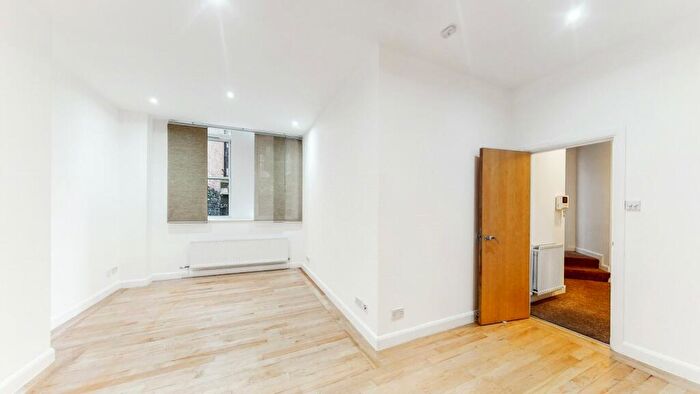 1 Bedroom Apartment To Rent In Bartholomew Close, EC1A