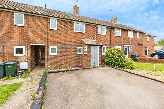 3 Bedroom Terraced House For Sale In Nettlefield, Kennington, Ashford, TN24