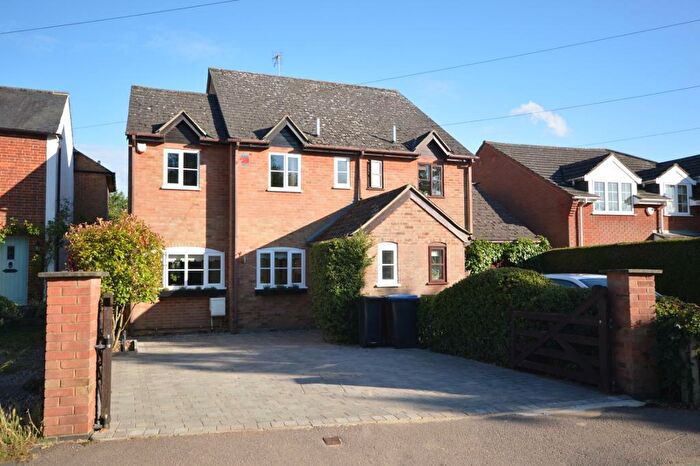 3 Bedroom Semi-Detached House To Rent In New Road, Woolmer Green, SG3