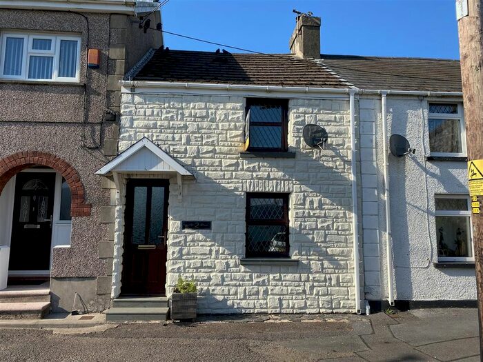 2 Bedroom Cottage For Sale In Heol Singleton, Llansaint, Kidwelly, SA17