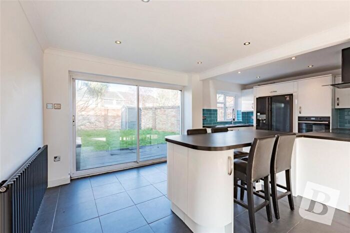 3 Bedroom End Of Terrace House For Sale In Tangmere Crescent, Hornchurch, RM12