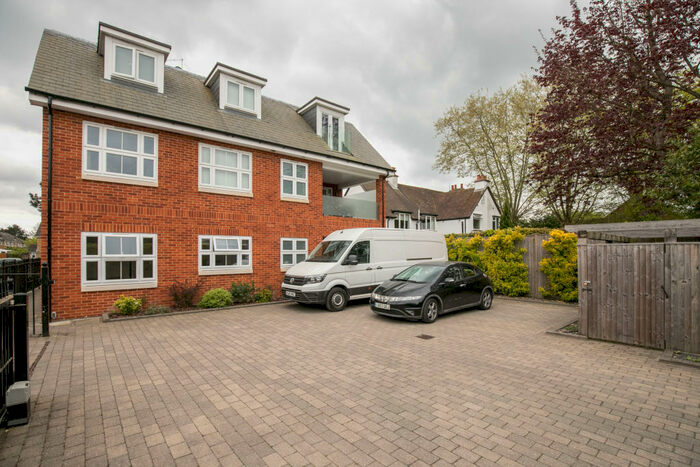 2 Bedroom Flat To Rent In Farnham Common, SL2