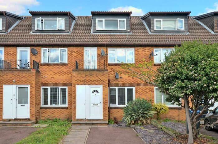 1 Bedroom Maisonette To Rent In Glenbuck Road, Surbiton, KT6