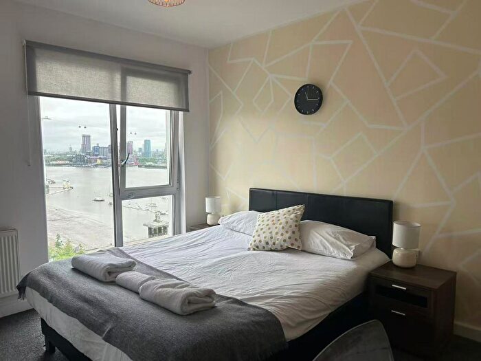 2 Bedroom Flat To Rent In Barge Walk, SE10