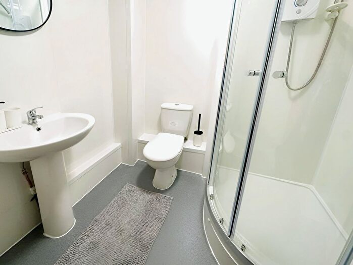 1 Bedroom Flat To Rent In Flax House, Navigation Walk, Leeds, West Yorkshire, LS10