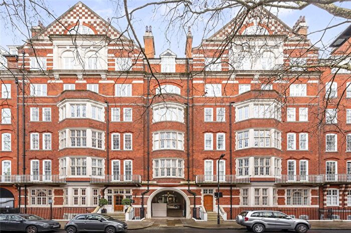 2 Bedroom Flat For Sale In Bedford Court Mansions, Bedford Avenue, Bloomsbury, London, WC1B