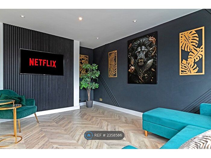 2 Bedroom Maisonette To Rent In Deep Denes, Luton, LU2