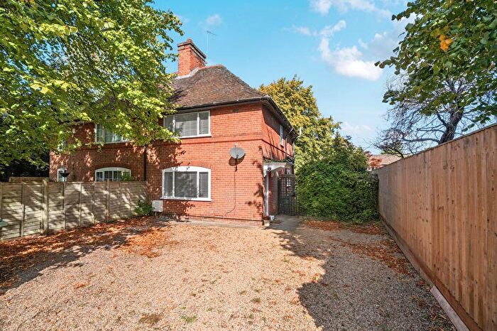 2 Bedroom End Of Terrace House For Sale In London Road, Oxford, OX3