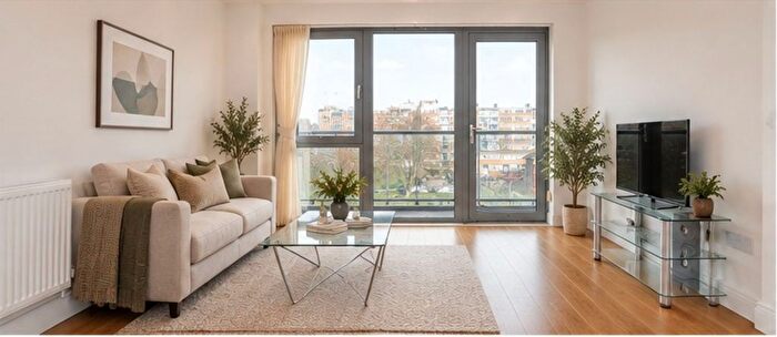 1 Bedroom Flat To Rent In Hodgeson House, Christian Street, Whitechapel, E1