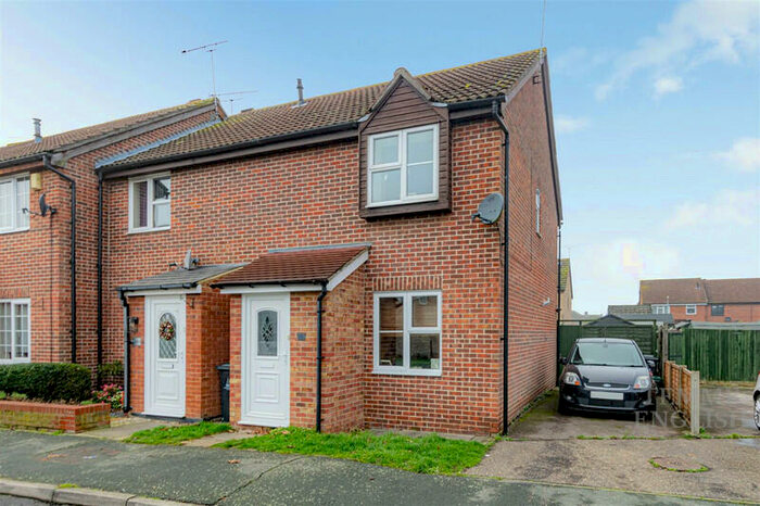 2 Bedroom End Of Terrace House To Rent In Rowan Drive, Maldon, CM9