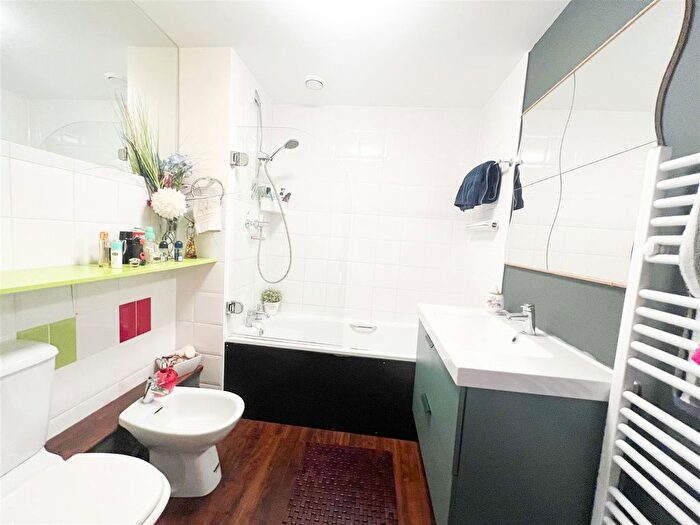 1 Bedroom Flat For Sale In London Road, Croydon, CR0