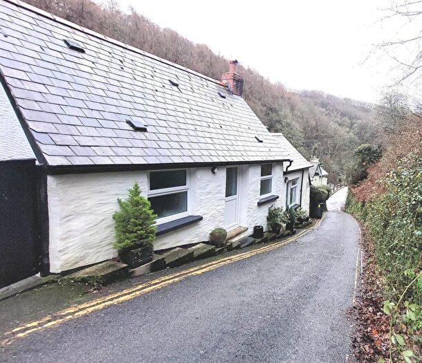 2 Bedroom Semi-Detached House For Sale In Lynwood Cottages, Lynton, EX35