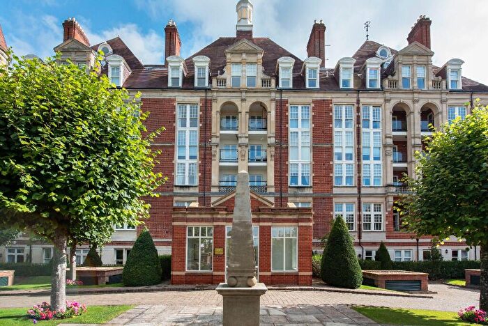 3 Bedroom Flat For Sale In Gainsborough House, Frognal Rise, London, NW3