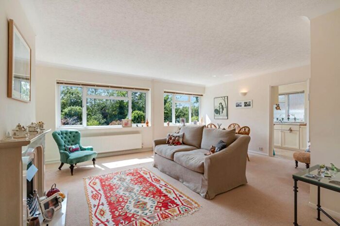2 Bedroom Maisonette For Sale In Castleton Close, Banstead, SM7