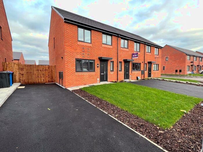 3 Bedroom Semi-Detached House To Rent In Whit Lane, Salford, M6