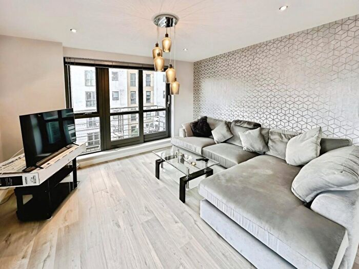 2 Bedroom Flat To Rent In Bowman Lane, Hunslet, Leeds, West Yorkshire, LS10