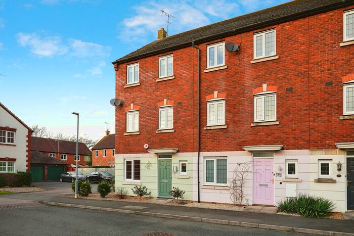 4 Bedroom Detached House For Sale In Woodland Piece, Evesham, Worcestershire, WR11