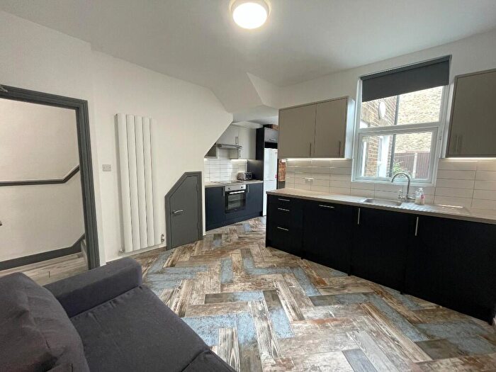 4 Bedroom Terraced House To Rent In Greenfield Road, London, N15