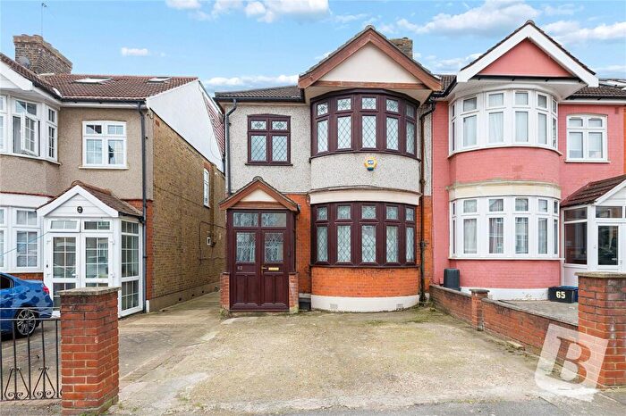 3 Bedroom End Of Terrace House For Sale In Blackbush Avenue, Chadwell Heath, RM6