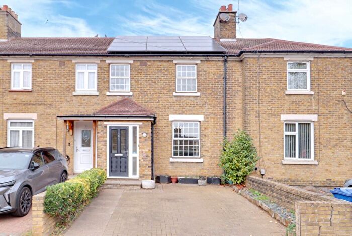 3 Bedroom Terraced House For Sale In Hall Road, Aveley, RM15