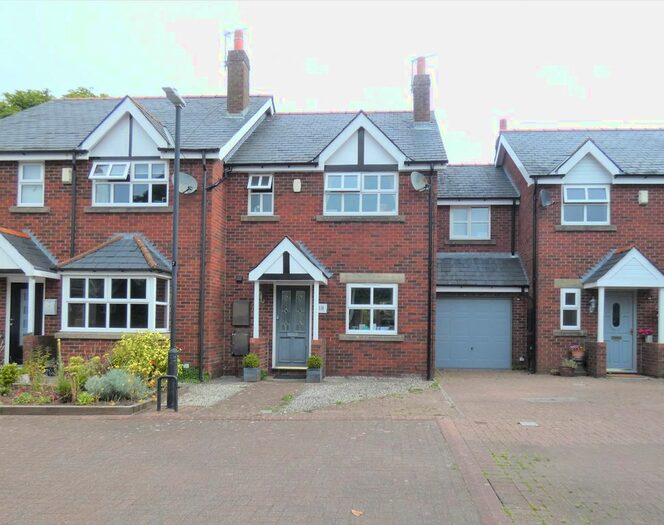 2 Bedroom Mews To Rent In Spring Mews, Whittle-Le-Woods, Chorley, PR6