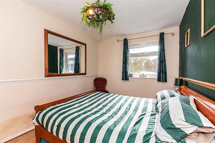 2 Bedroom Maisonette For Sale In Campbell Close, Uckfield, TN22