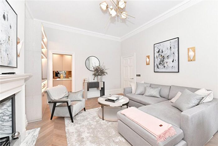 2 Bedroom Flat To Rent In Mount Street, Mayfair, London, W1K