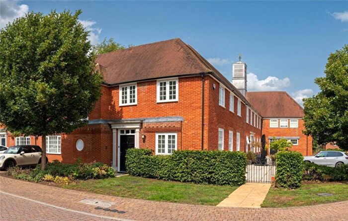 4 Bedroom Terraced House For Sale In Burnham Square, Upper Froyle, Alton, Hampshire, GU34