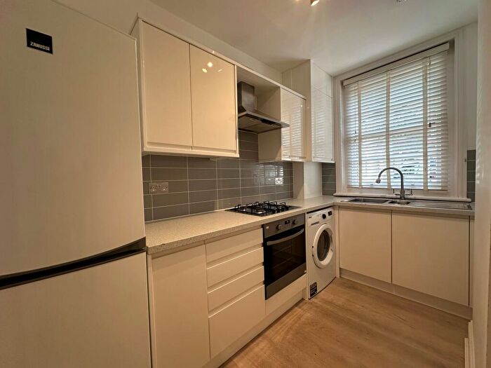 1 Bedroom Apartment To Rent In Villa Street, London, SE17