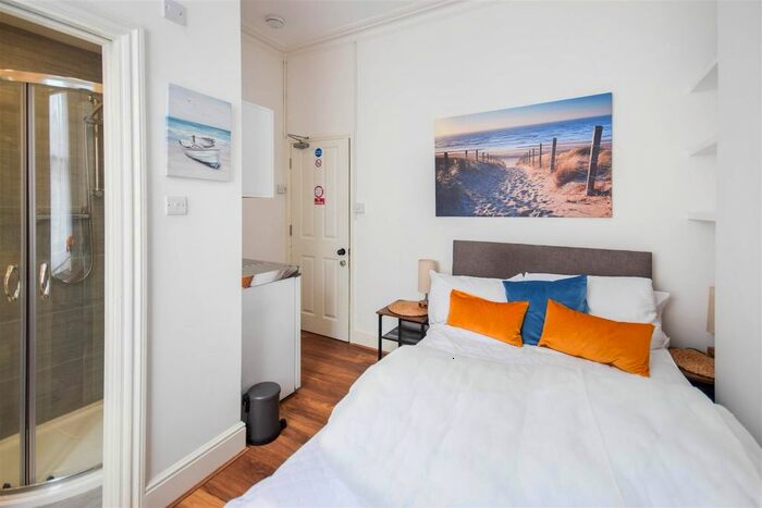 Studio To Rent In Queens Road, London, SW19