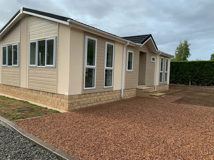 2 Bedroom Mobile/park Home For Sale In Oxford Road, Princethorpe, Rugby, CV23