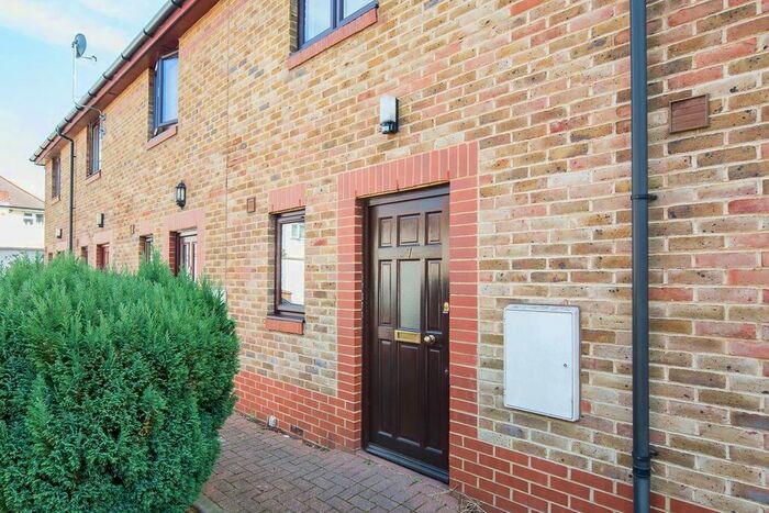 2 Bedroom Terraced House To Rent In Bremer Mews, London, E17