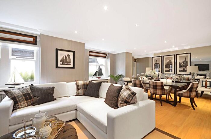 4 Bedroom Flat To Rent In Drayton Gardens, South Kensington, London, SW10