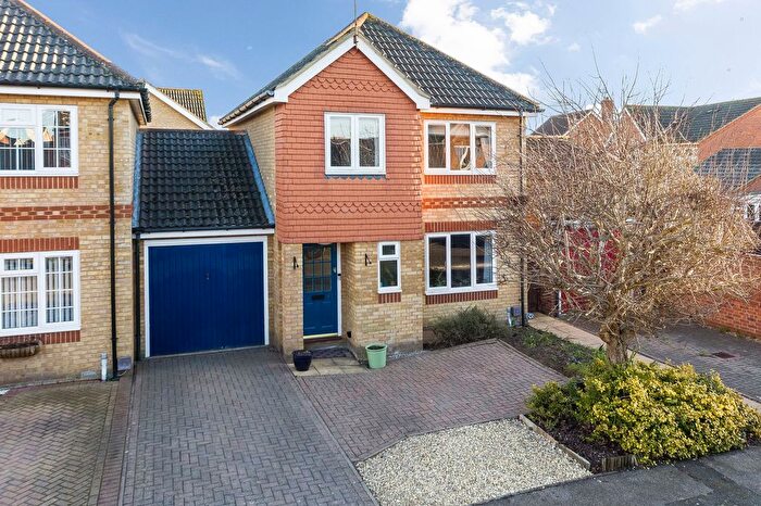 3 Bedroom Link Detached House For Sale In Rawthey Avenue, Didcot, OX11